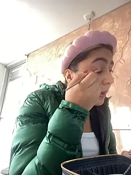 Snapshot of Miabonnett_ chatting on November 27, 12:18 pm Miabonnett online show from November 27, 12:18 pm