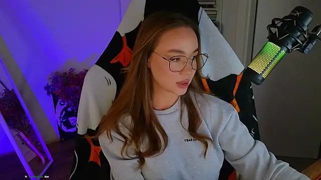 Emili1- online show from March 18, 12:36 pm