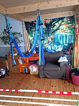 FrauleinSchmitt online show from December 13, 9:35 am