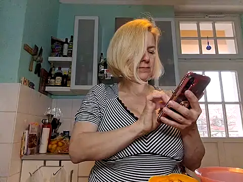 FrauleinSchmitt online show from February 28, 2:09 pm