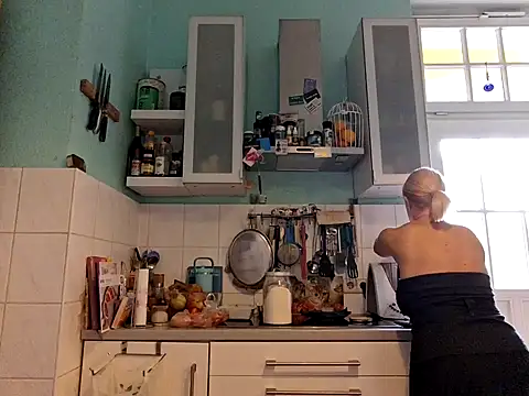 FrauleinSchmitt online show from October 6, 11:18 am