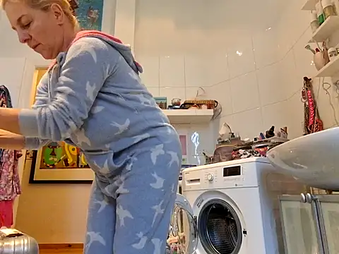 FrauleinSchmitt online show from November 7, 7:08 am