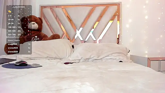 Snapshot of _Andyy__ chatting on January 22, 11:53 pm Andyy online show from January 22, 11:53 pm