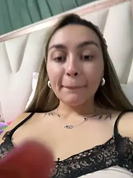 Snapshot of emma_oxford chatting on February 1, 2:54 am emma oxford online show from February 1, 2:54 am