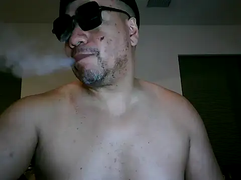 Snapshot of pimpdaddy4ever chatting on February 1, 10:55 pm pimpdaddy4ever online show from February 1, 10:55 pm