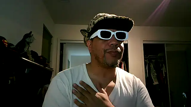 Snapshot of pimpdaddy4ever chatting on March 23, 12:04 am pimpdaddy4ever online show from March 23, 12:04 am