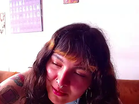 Snapshot of sweetiee_mary chatting on June 12, 8:08 pm sweetiee mary online show from June 12, 8:08 pm