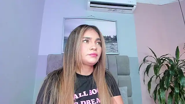 selene tylor  online show from May 26, 8:27 pm