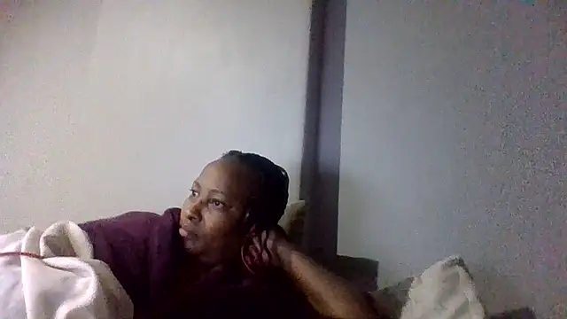 BabeAssXX online show from July 18, 6:01 pm