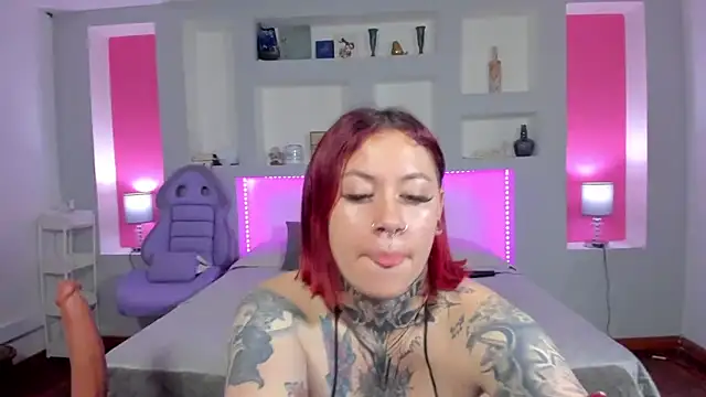 ViolettaBaker  online show from December 30, 7:11 pm