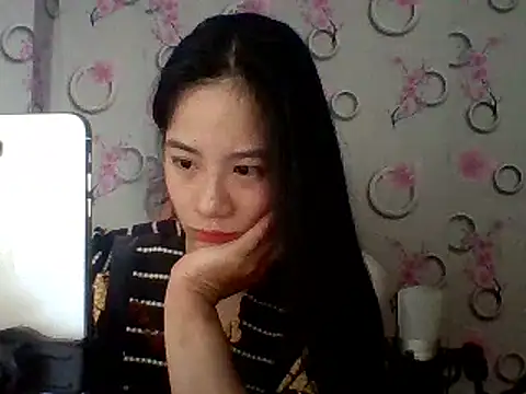 Snapshot of Nana-68 chatting on February 1, 2:34 pm Nana-68 online show from February 1, 2:34 pm