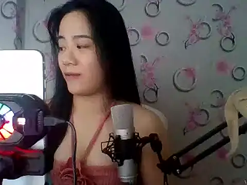 Snapshot of Nana-68 chatting on February 3, 1:41 am Nana-68 online show from February 3, 1:41 am