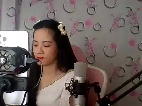 Snapshot of Nana-68 chatting on February 5, 4:06 am Nana-68 online show from February 5, 4:06 am