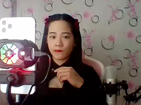 Snapshot of Nana-68 chatting on February 8, 5:29 am Nana-68 online show from February 8, 5:29 am