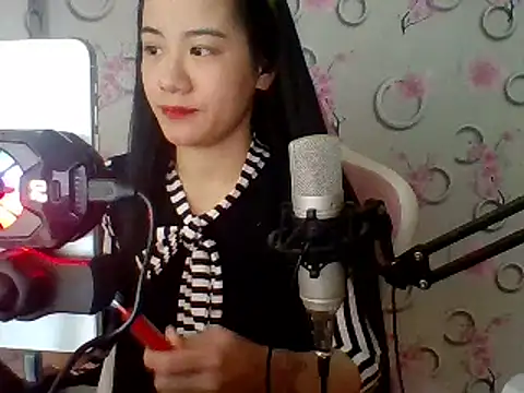 Snapshot of Nana-68 chatting on February 13, 2:56 am Nana-68 online show from February 13, 2:56 am