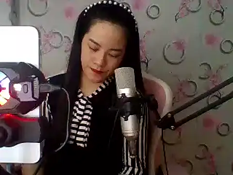 Snapshot of Nana-68 chatting on February 13, 8:59 am Nana-68 online show from February 13, 8:59 am