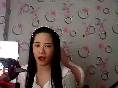 Snapshot of Nana-68 chatting on February 16, 1:16 pm Nana-68 online show from February 16, 1:16 pm