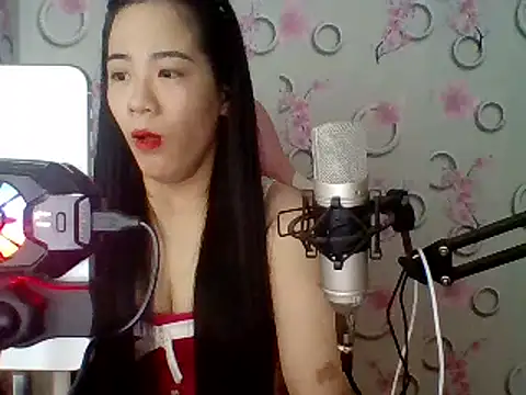 Snapshot of Nana-68 chatting on February 18, 7:21 am Nana-68 online show from February 18, 7:21 am