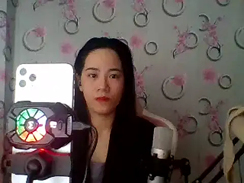 Snapshot of Nana-68 chatting on February 20, 12:30 am Nana-68 online show from February 20, 12:30 am