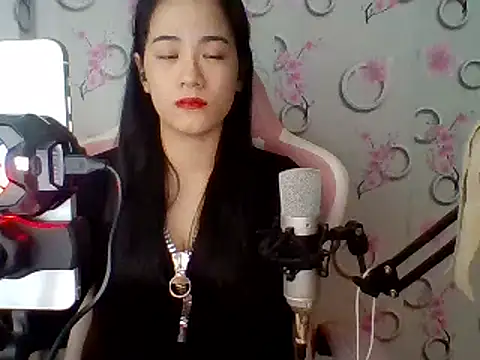 Snapshot of Nana-68 chatting on February 24, 12:52 am Nana-68 online show from February 24, 12:52 am