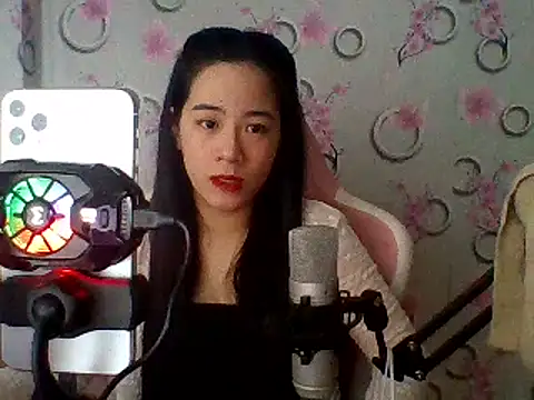 Snapshot of Nana-68 chatting on February 25, 12:47 am Nana-68 online show from February 25, 12:47 am