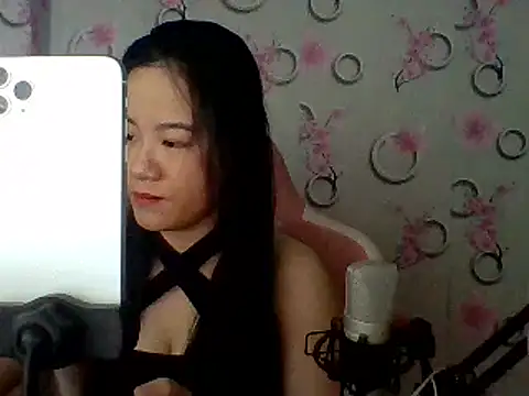 Snapshot of Nana-68 chatting on February 28, 1:05 am Nana-68 online show from February 28, 1:05 am