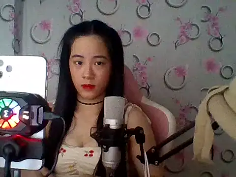 Snapshot of Nana-68 chatting on March 3, 6:26 am Nana-68 online show from March 3, 6:26 am