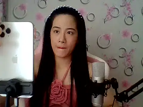 Snapshot of Nana-68 chatting on March 23, 6:47 am Nana-68 online show from March 23, 6:47 am
