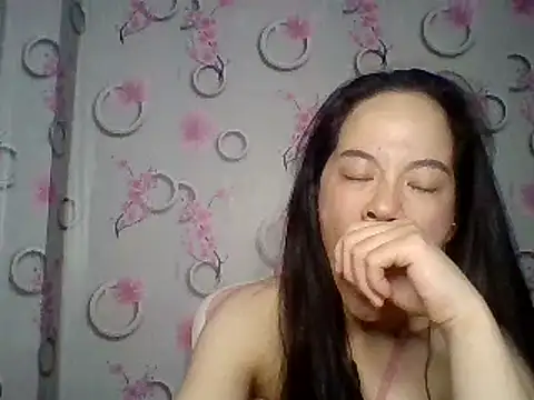 Snapshot of Nana-68 chatting on September 20, 2:29 pm Nana-68 online show from September 20, 2:29 pm
