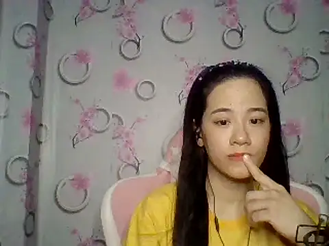 Snapshot of Nana-68 chatting on September 30, 1:38 pm Nana-68 online show from September 30, 1:38 pm
