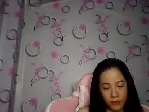 Snapshot of Nana-68 chatting on October 4, 3:32 pm Nana-68 online show from October 4, 3:32 pm