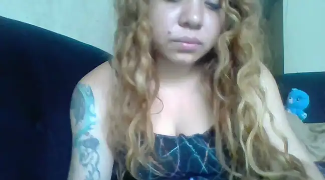 Jennxdolls online show from January 25, 1:19 pm