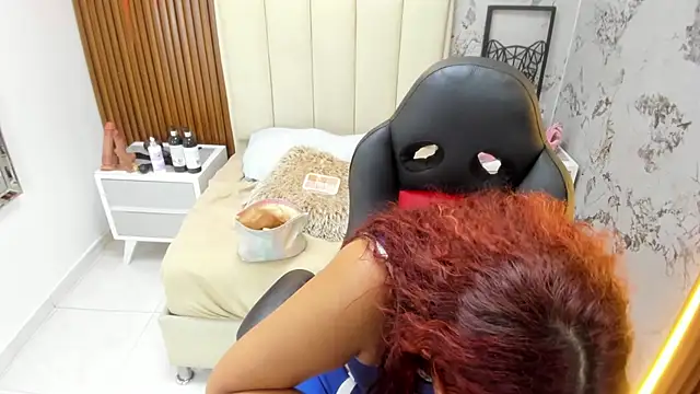 MADISON ROWAN1 online show from October 25, 3:25 am