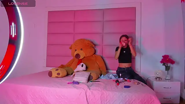 little-Emma online show from February 26, 3:10 am