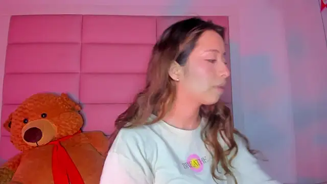 little-Emma online show from March 15, 3:18 am