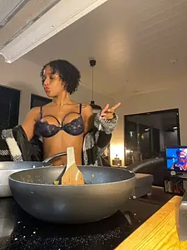 Black Dolll online show from December 19, 2:24 pm