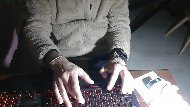 Adri gard online show from April 4, 8:28 pm