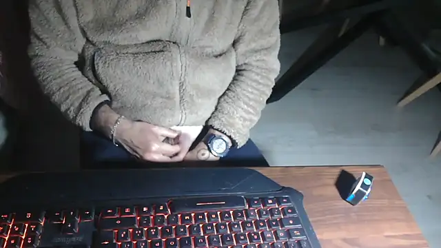 Adri gard online show from April 13, 8:25 pm