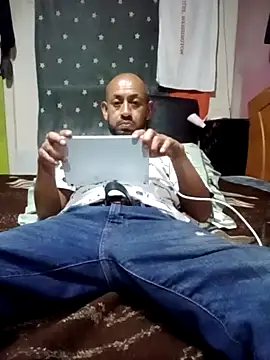 pineda1689 online show from March 2, 6:59 am