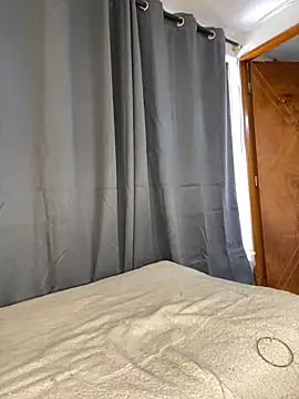 Vonmodel1 online show from December 27, 4:32 pm