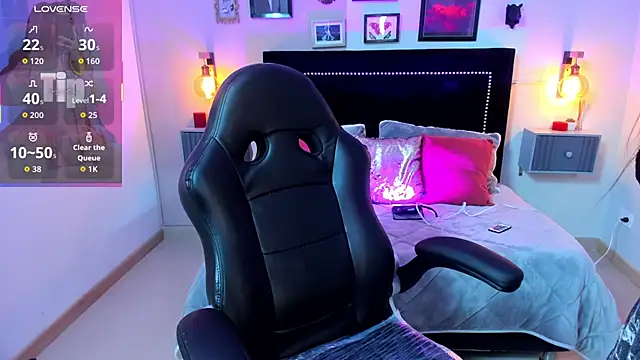 Charlotte  Benett online show from November 29, 4:26 am