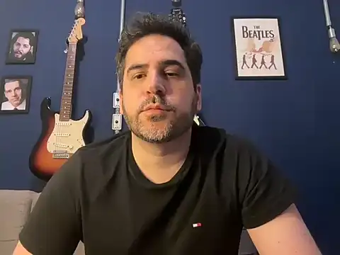 hotsafadinho online show from March 10, 3:45 am