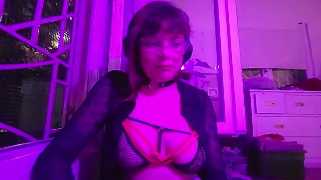 estivalia xxx online show from March 17, 1:10 am