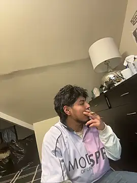 Snapshot of MynameisPaco chatting on November 20, 10:31 pm MynameisPaco online show from November 20, 10:31 pm