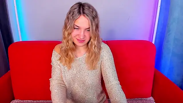 Snapshot of Milka_Blond chatting on November 30, 12:58 am Milka Blond online show from November 30, 12:58 am