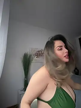 Alirawrz online show from December 15, 8:18 am