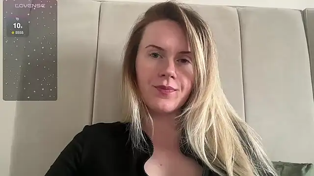 Snapshot of redheadrosie69 chatting on February 26, 2:46 pm redheadrosie69 online show from February 26, 2:46 pm