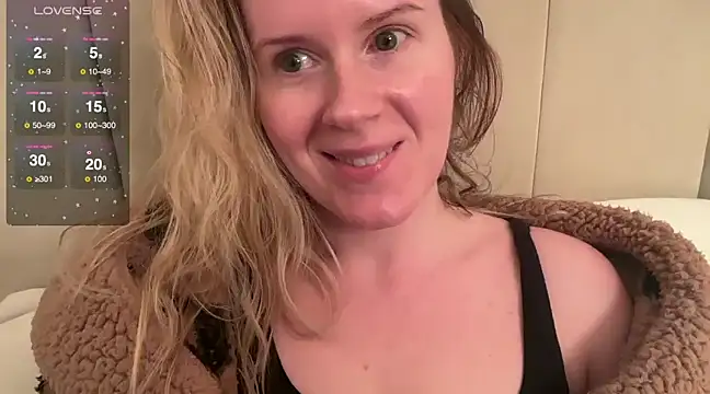 Snapshot of redheadrosie69 chatting on March 9, 6:32 pm redheadrosie69 online show from March 9, 6:32 pm