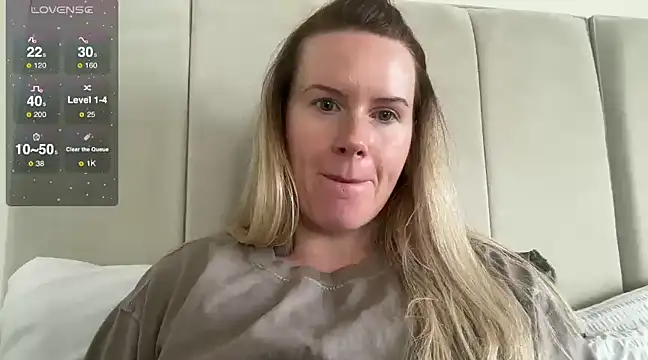 Snapshot of redheadrosie69 chatting on March 11, 10:40 am redheadrosie69 online show from March 11, 10:40 am