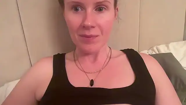 Snapshot of redheadrosie69 chatting on September 11, 7:14 pm redheadrosie69 online show from September 11, 7:14 pm